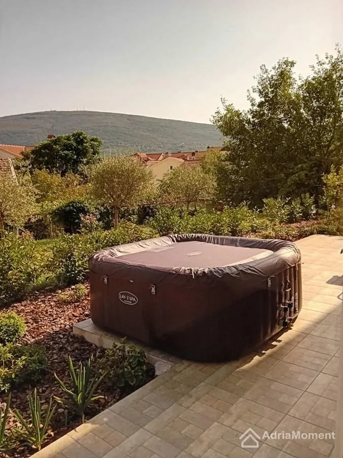 Prodaja, dvosoban stan, 74m², Đenovići, Herceg Novi
