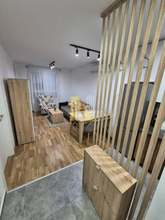 Izdavanje, jednosoban stan, 38m², Centar, Subotica