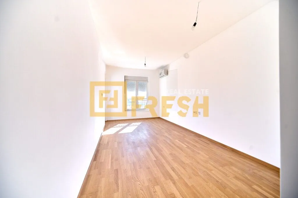 Prodaja, trosoban stan, 104m², Stari Aerodrom, Podgorica