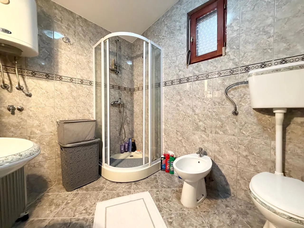 Sale, house, 164m², Gornja Gorica, Podgorica