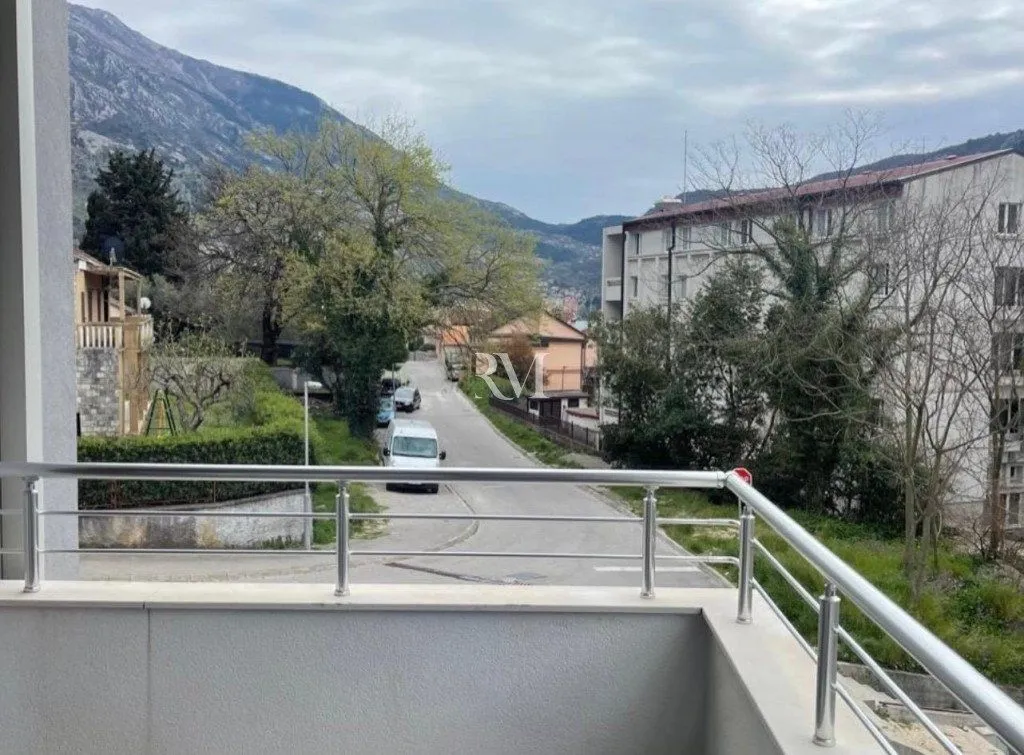Prodaja, trosoban stan, 98m², Dobrota, Kotor
