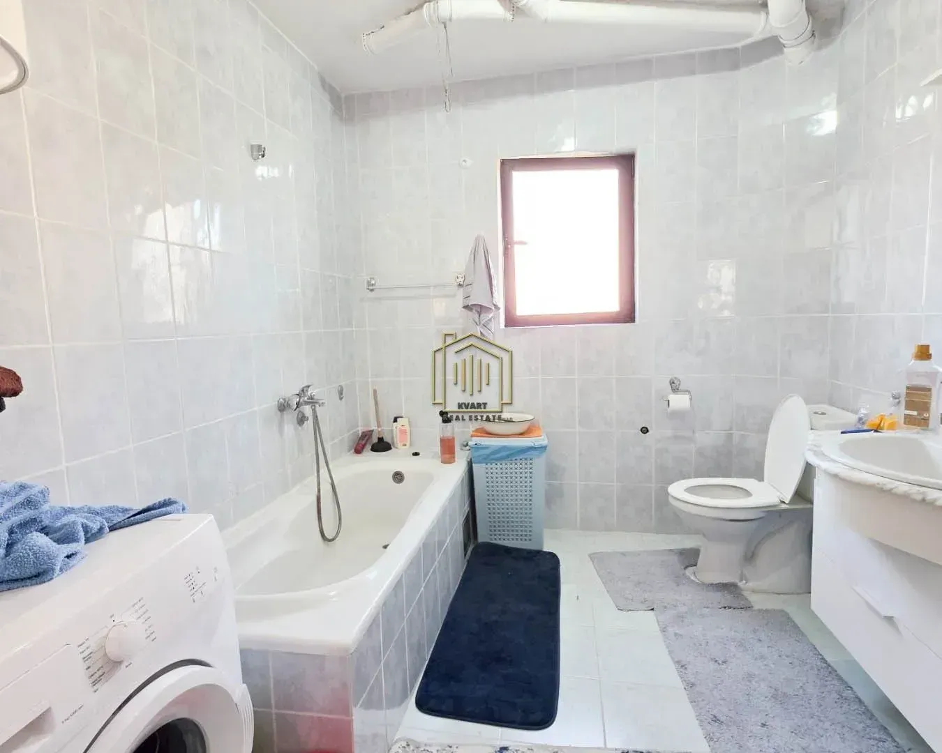 Prodaja, kuća, 350m², Zlatica, Podgorica