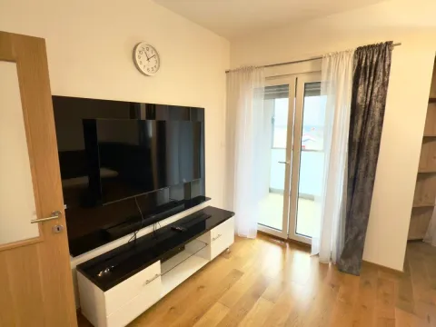 Rent, one bedroom apartment, 50m², Ljubović, Podgorica - image 4