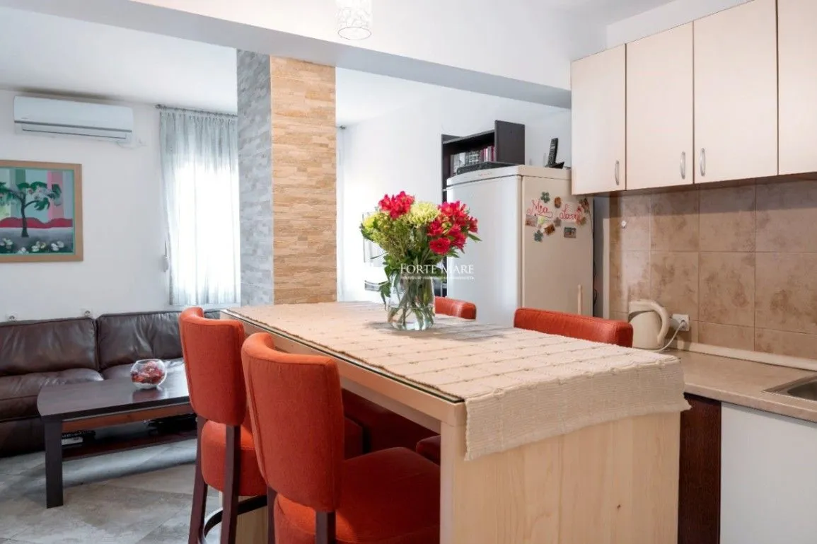 Prodaja, dvosoban stan, 55m², Tivat, Crna Gora