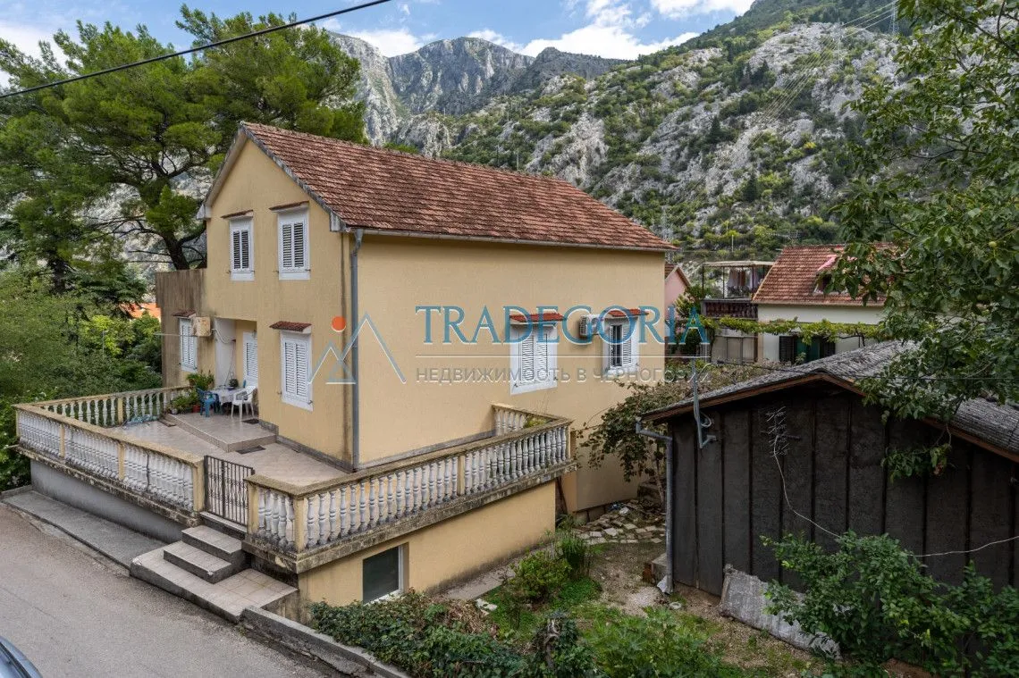 Prodaja, kuća, 170m², Škaljari, Kotor