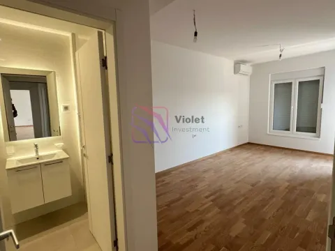 Prodaja, trosoban stan, 104m², Stari Aerodrom, Podgorica - image 5