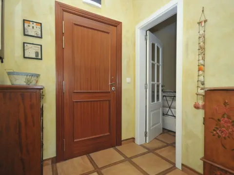 Rent, two bedroom apartment, 64m², Budva, Crna Gora - image 11