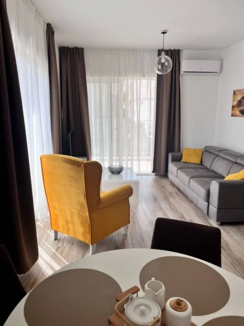 Izdavanje, jednosoban stan, 48m², Bečići, Budva