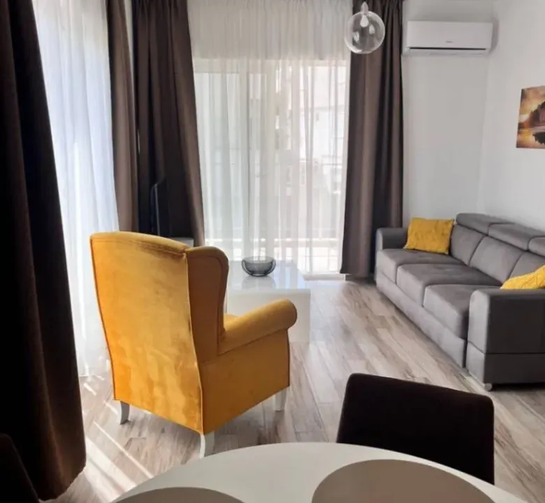 Izdavanje, jednosoban stan, 48m², Bečići, Budva
