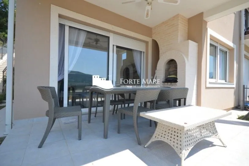 Prodaja, trosoban stan, 80m², Đenovići, Herceg Novi