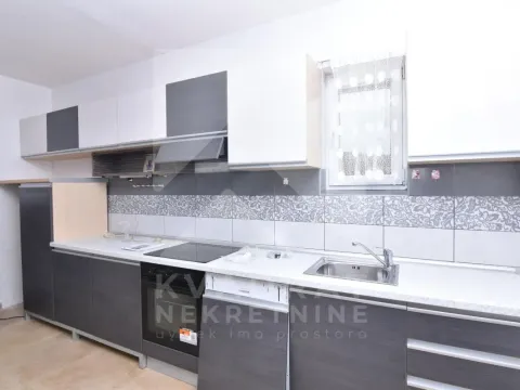 Izdavanje, trosoban stan, 130m², Tološi, Podgorica - image 3
