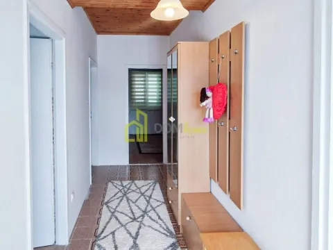 Izdavanje, kuća, 170m², Lješevići, Kotor - image 4