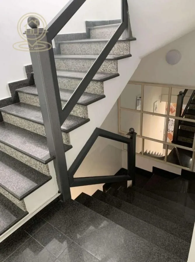 Izdavanje, stan, 217m², Crveni Krst, Niš