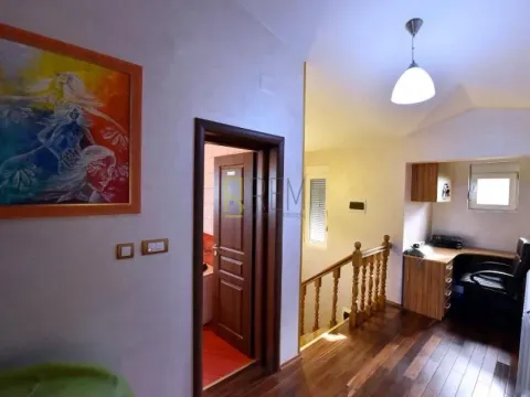 Prodaja, kuća, 200m², Podgorica, Crna Gora - image 13