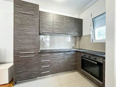 Rent, one bedroom apartment, 60m², Centar, Budva - image 10