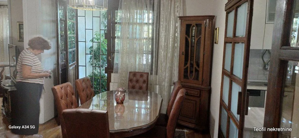 Izdavanje, kuća, 350m², Savski Venac, Beograd