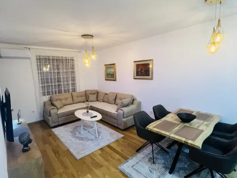 Izdavanje, jednosoban stan, 45m², City Kvart, Podgorica - image 8