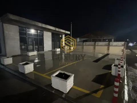 Izdavanje, poslovni prostor, 140m², Tološi, Podgorica - image 3