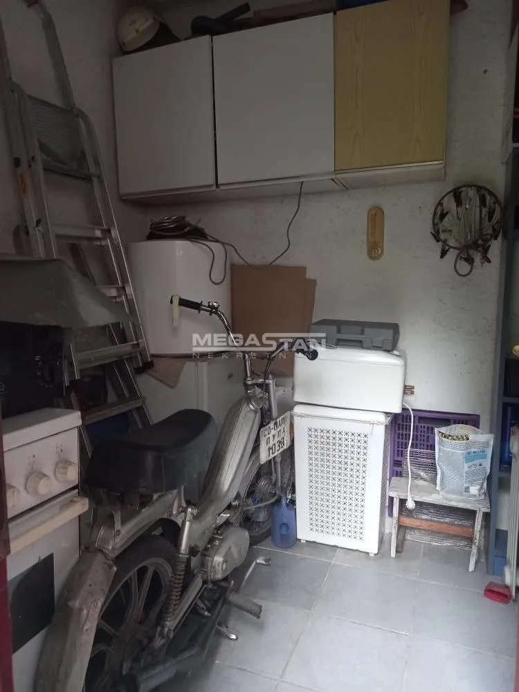 Sale, three bedroom apartment, 95m², Neimar, Vračar Sve Podlokacije