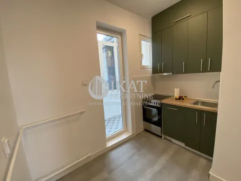 Izdavanje, četvorosoban stan, 105m², Slavija, Vračar Sve Podlokacije - image 7