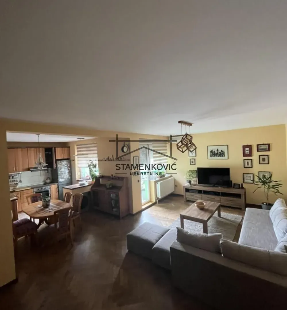 Prodaja, trosoban stan, 111m², Grbavica, Novi Sad Sve Podlokacije