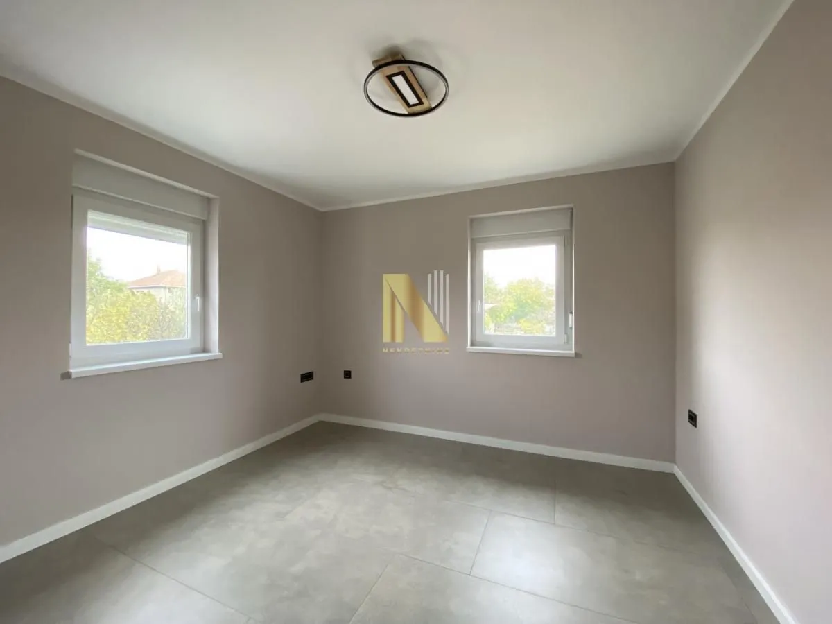 Prodaja, kuća, 260m², Veternik, Novi Sad Sve Podlokacije