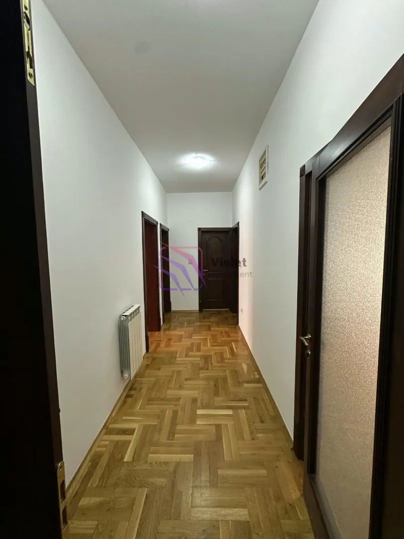 Rent, four bedroom apartment, 150m², Stari Aerodrom, Podgorica