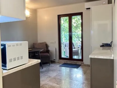 Sale, four bedroom apartment, 79m², Velji Vinogradi, Budva - image 3