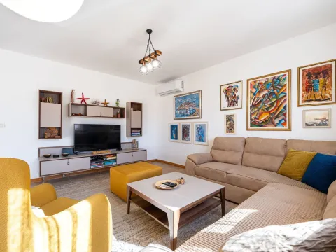 Sale, two bedroom apartment, 79m², Bečići, Budva - image 3