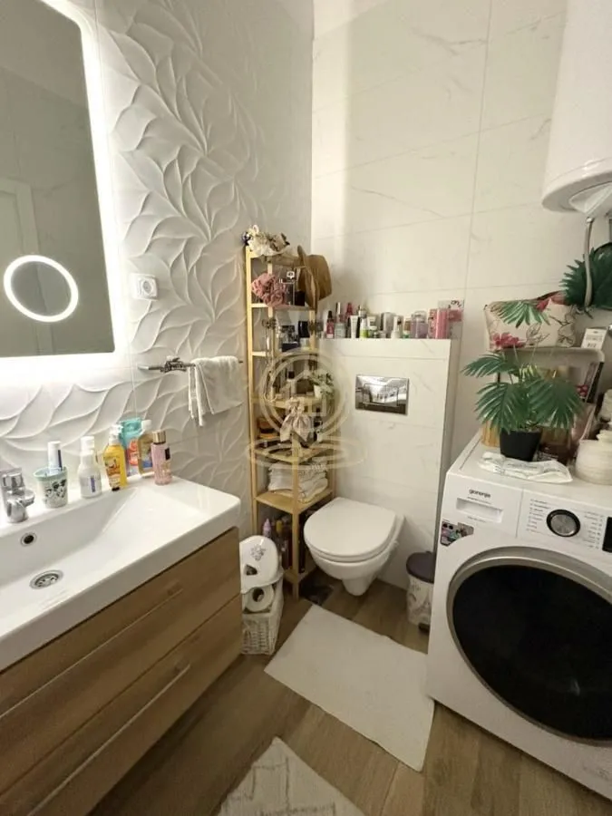 Prodaja, trosoban stan, 86m², Petrovaradin, Novi Sad