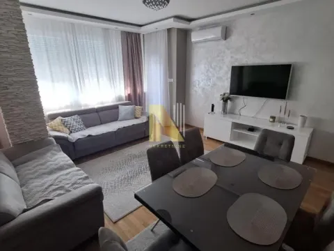 Izdavanje, trosoban stan, 70m², Novi Sad, Srbija - image 3