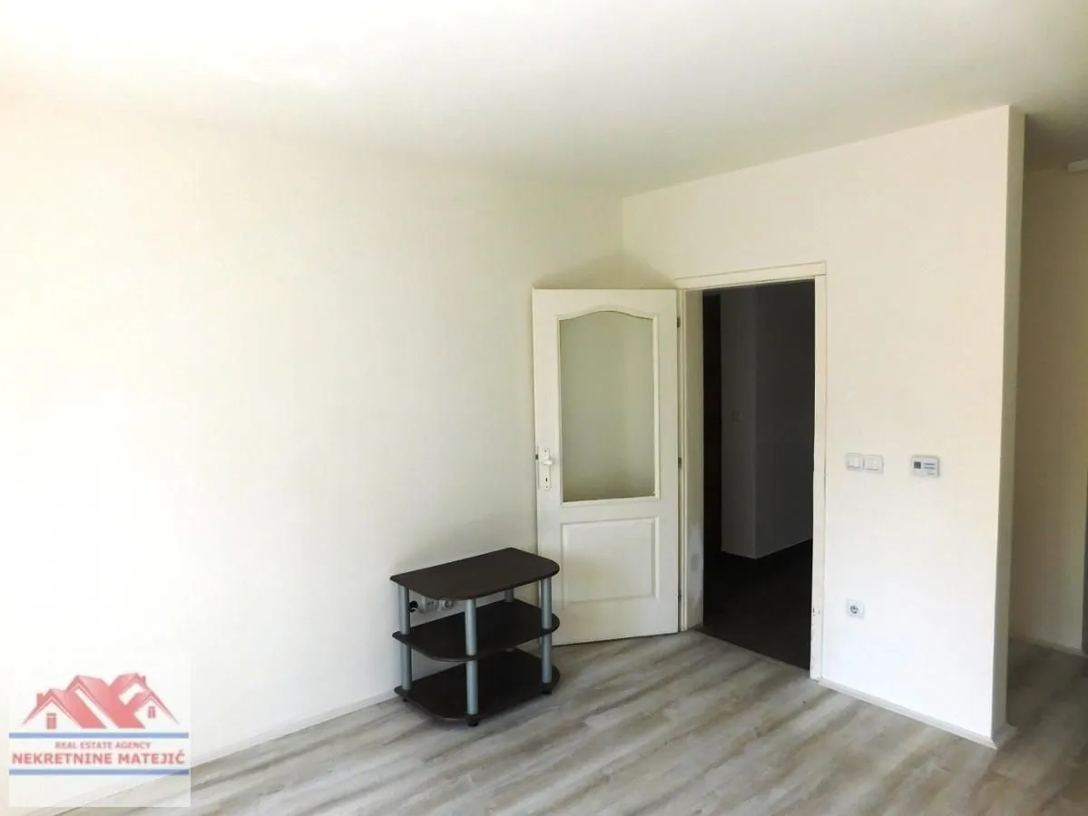 Izdavanje, trosoban stan, 71m², Vašarište, Kragujevac