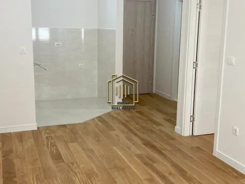 Izdavanje, jednosoban stan, 40m², Central Point, Podgorica - image 2