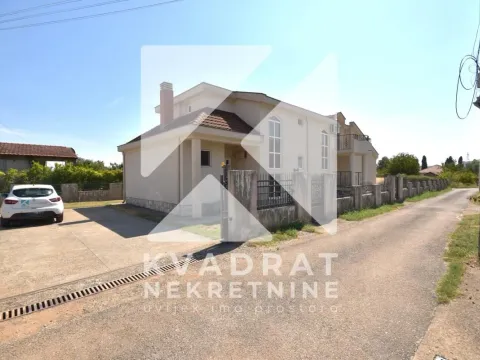 Rent, house, 185m², Tološi, Podgorica - image 28