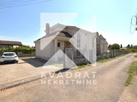 Izdavanje, kuća, 185m², Tološi, Podgorica - image 28