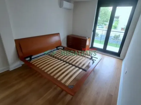 Izdavanje, četvorosoban stan, 90m², Bulevar Evrope, Novi Sad Sve Podlokacije - image 3