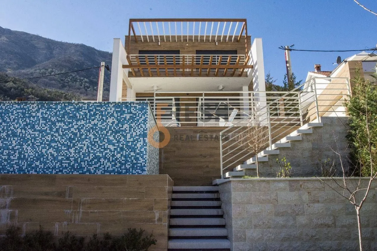 Prodaja, kuća, 586m², Kotor, Crna Gora