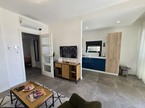 Izdavanje, stan, 83m², Tivat, Crna Gora - image 3
