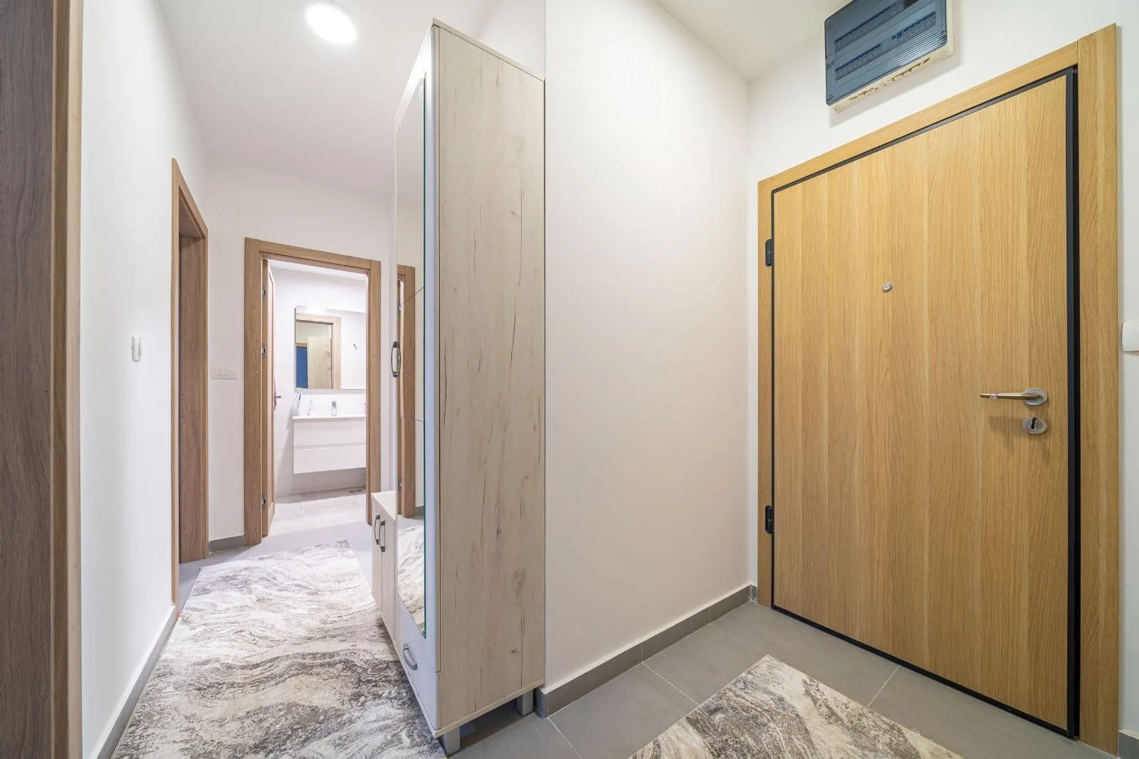 Izdavanje, dvosoban stan, 70m², Master Kvart, Podgorica