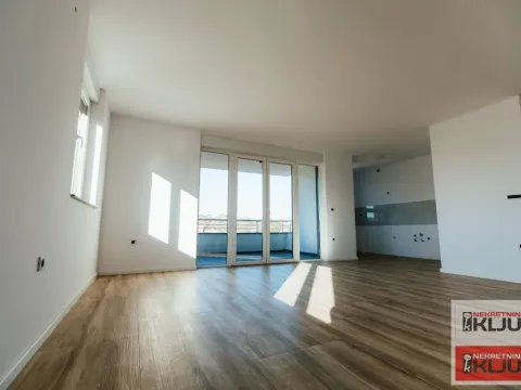 Prodaja, četvorosoban stan, 116m², Petrovaradin, Novi Sad - image 25