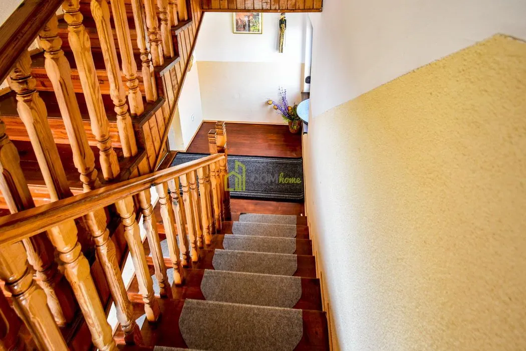 Sale, house, 370m², Tološi, Podgorica
