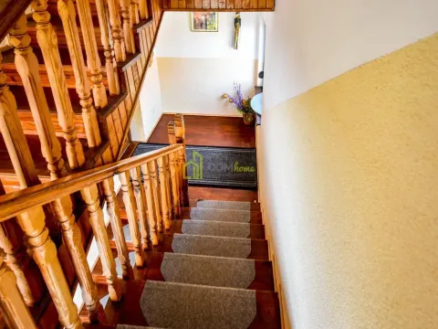 Sale, house, 370m², Tološi, Podgorica - image 24