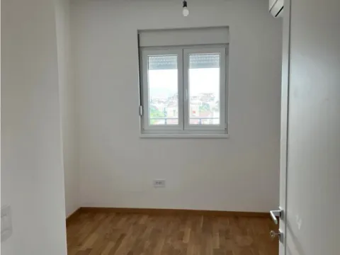 Prodaja, trosoban stan, 106m², Stari Aerodrom, Podgorica - image 7