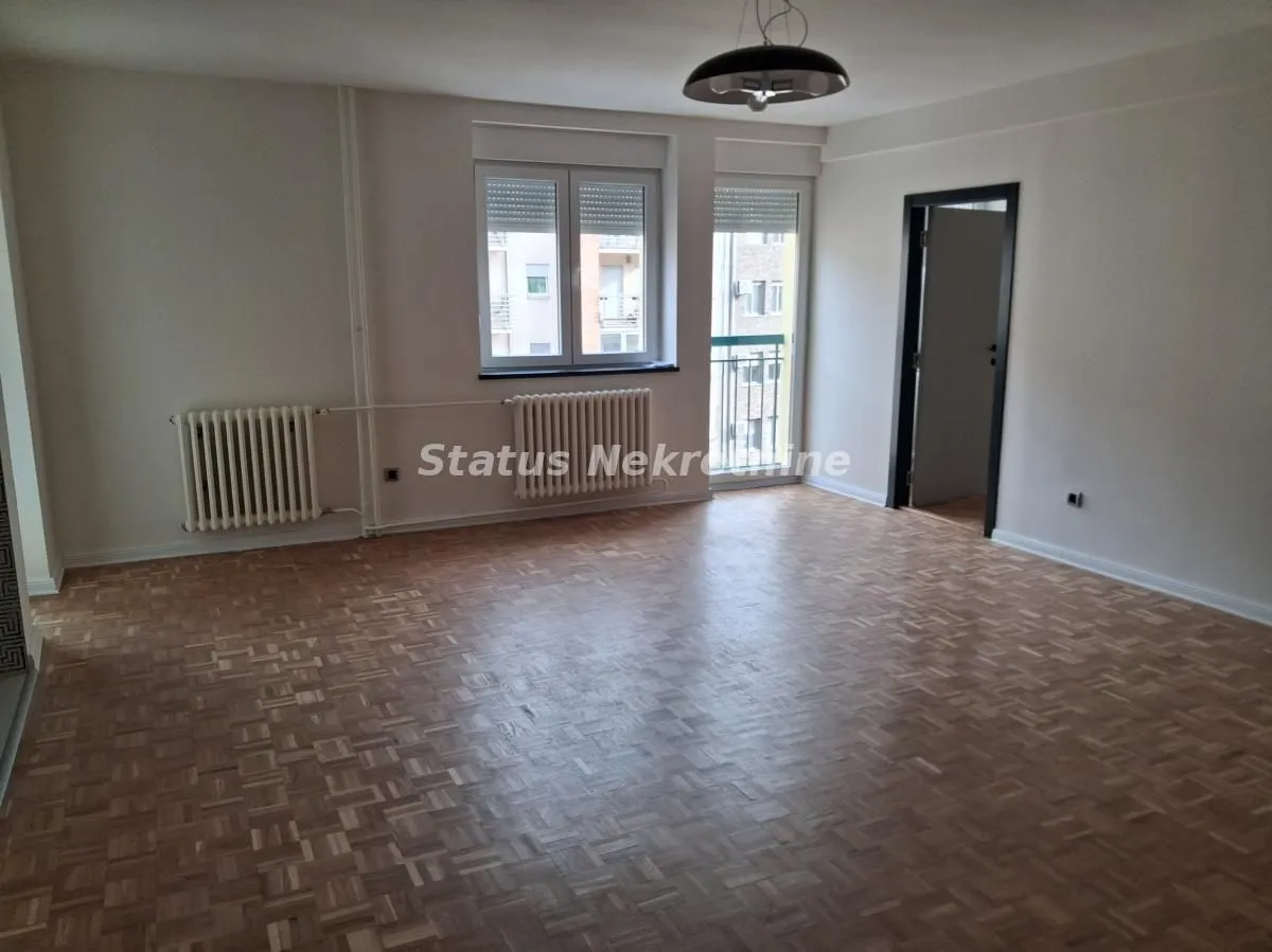 Prodaja, dvosoban stan, 64m², Cara Dušana, Novi Sad Sve Podlokacije