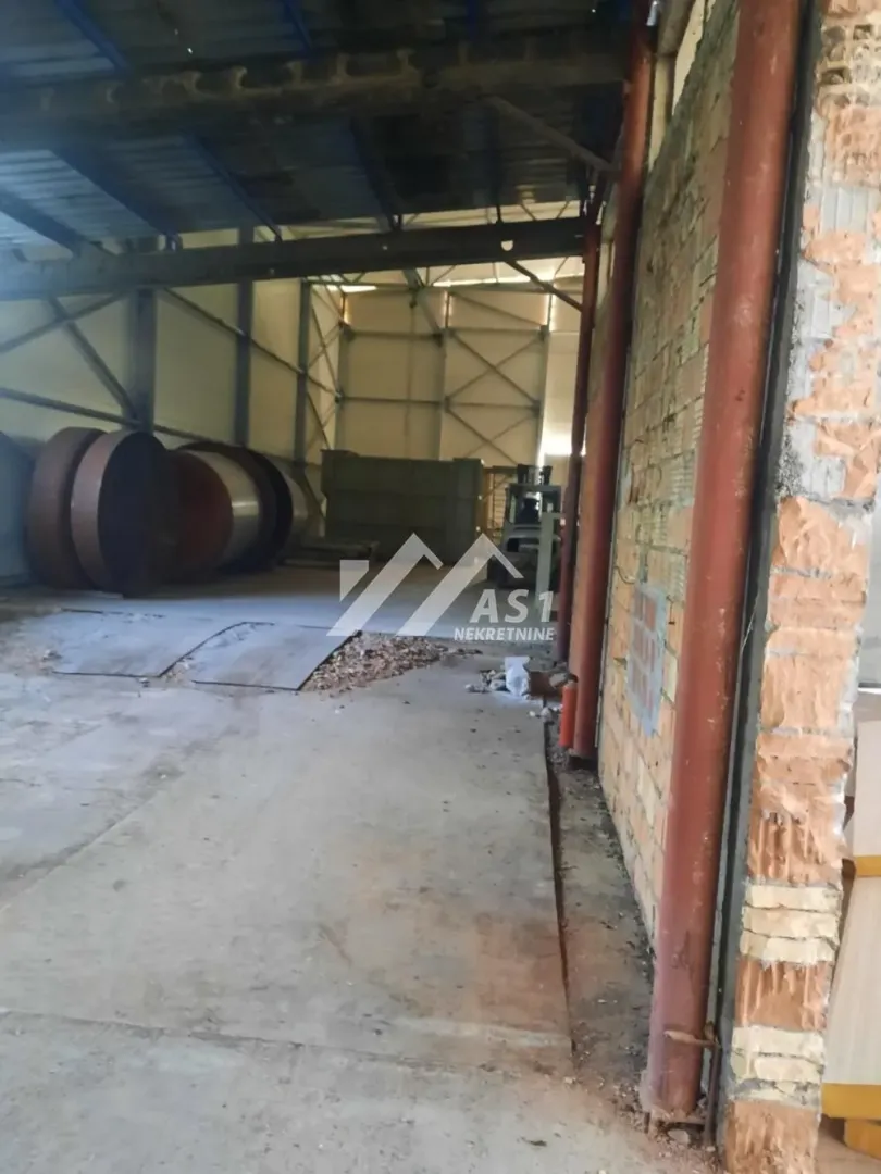 Izdavanje, poslovni prostor, 2600m², Bački Petrovac, Novi Sad