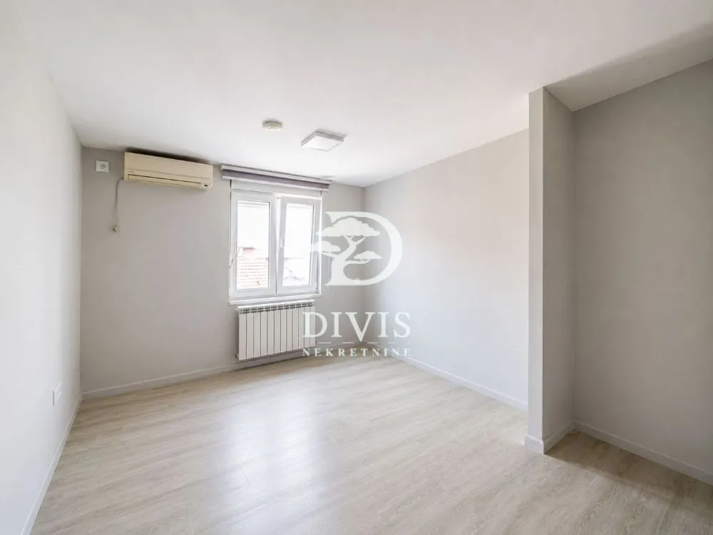 Sale, apartment, 118m², Đeram Pijaca, Beograd