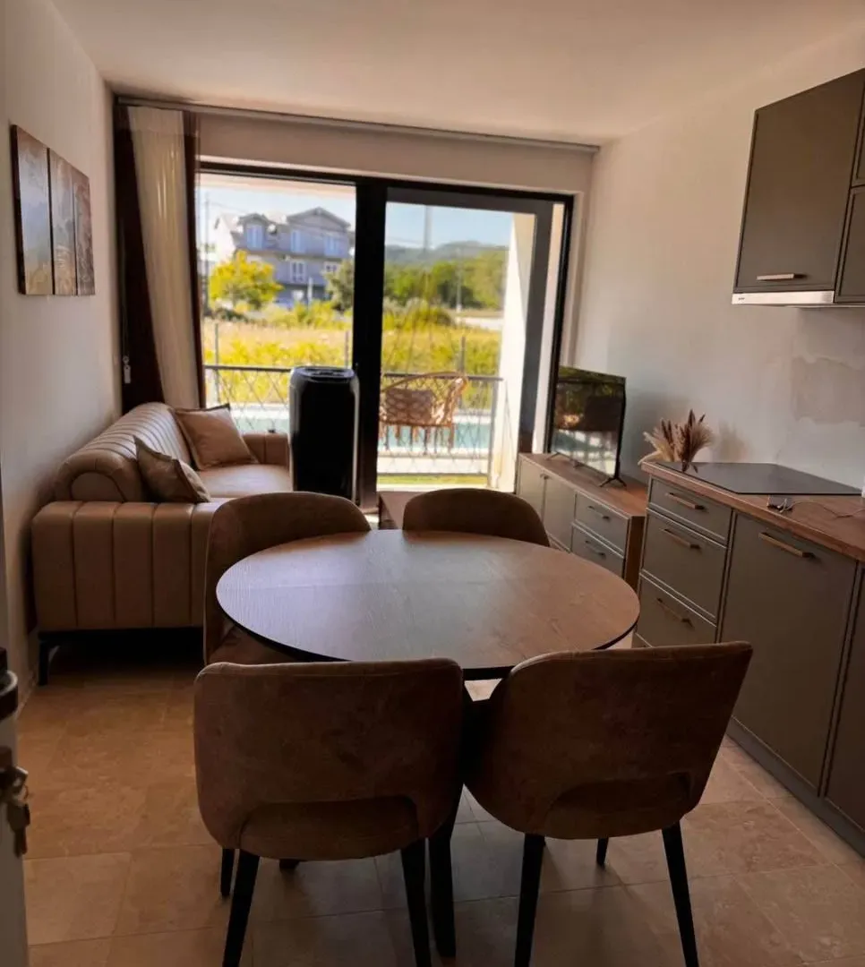 Prodaja, kuća, 300m², Radanovići, Kotor