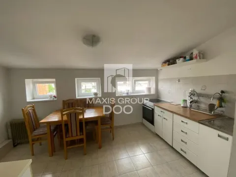 Rent, four bedroom apartment, 106m², Slavija, Vračar Sve Podlokacije