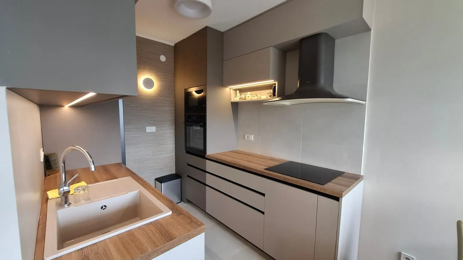 Izdavanje, dvosoban stan, 75m², Preko Morače, Podgorica