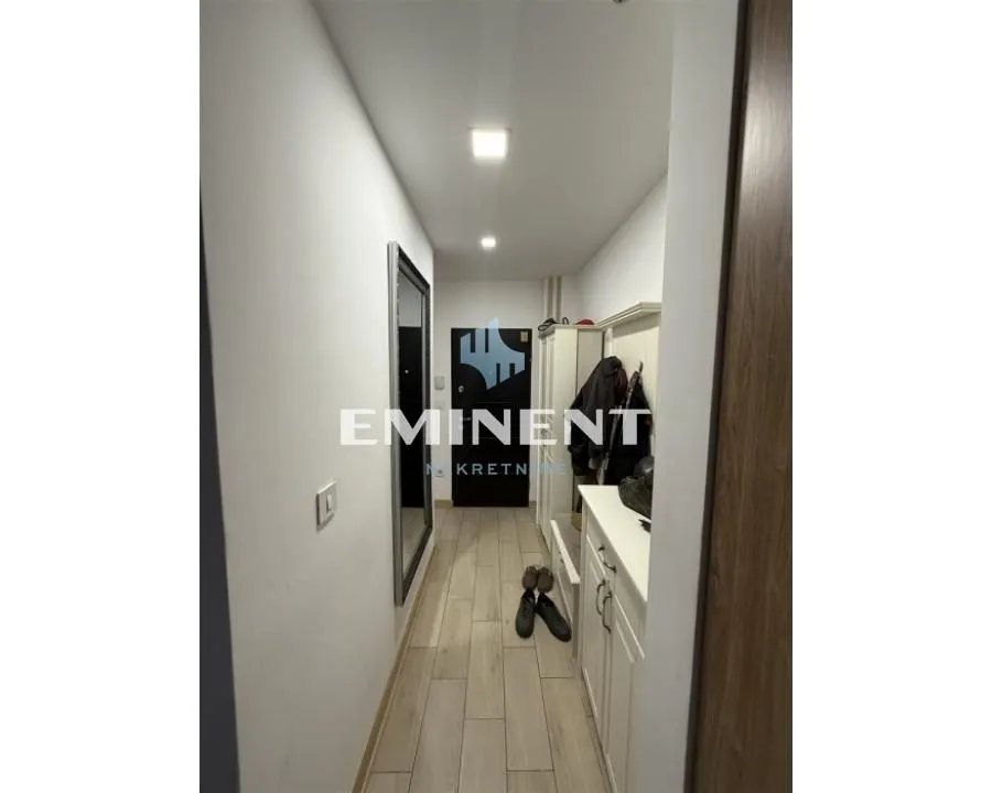 Izdavanje, četvorosoban stan, 91m², Novi Beograd Blok 22, Novi Beograd Sve Podlokacije